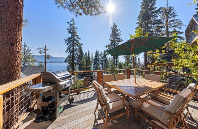 Livin' on the Edge | Luxury With Hot Tub