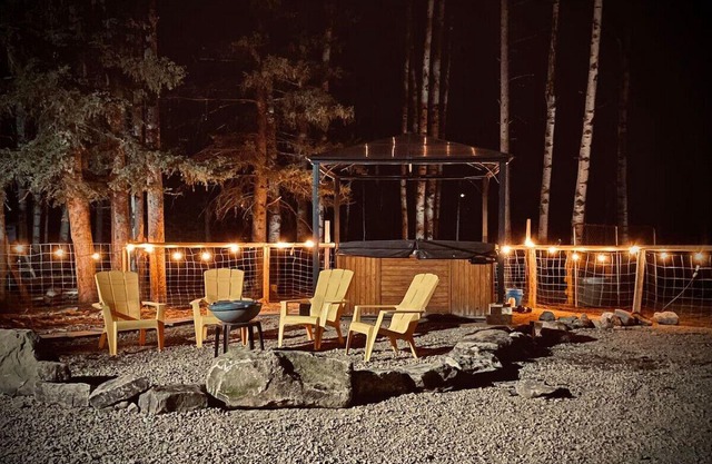 Llama Lookout Suite at Basecamp Ranch, Bragg Creek