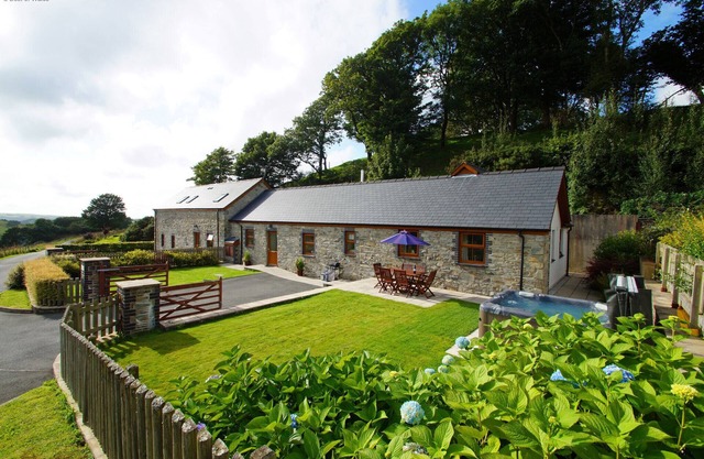 Llety'r Graig - Two Bedroom House, Sleeps 6