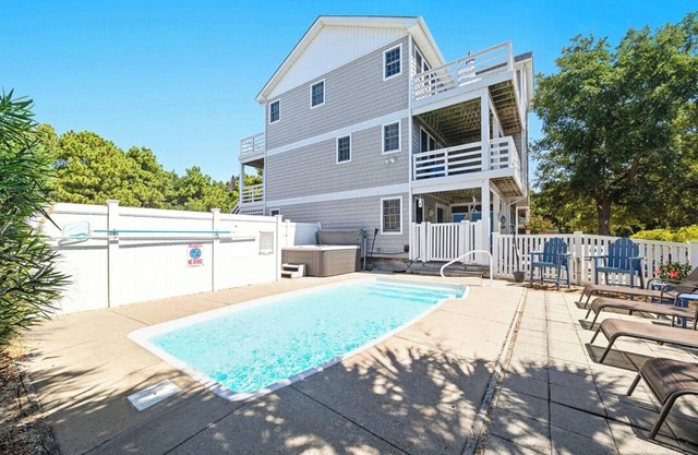 Loafing Around In Duck | 1250 ft from the beach | Private Pool, Hot Tub | Duck