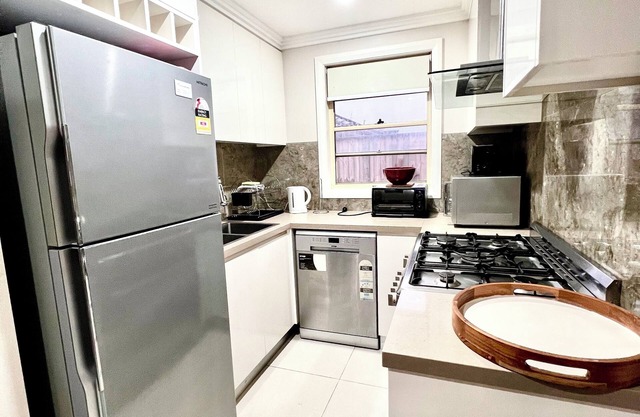 LOCAL SUBURB LIVING IN SPECTACULAR FAMILY HOME !