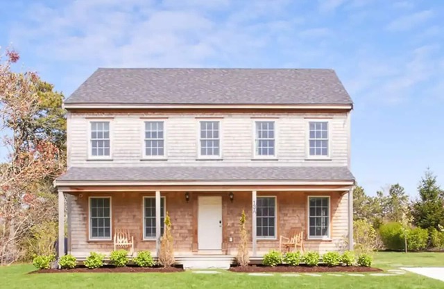Located mid island, this large home can sleep up to 13 people.