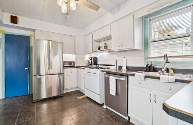 Location and Style Mayfield Heights 3 Bedroom