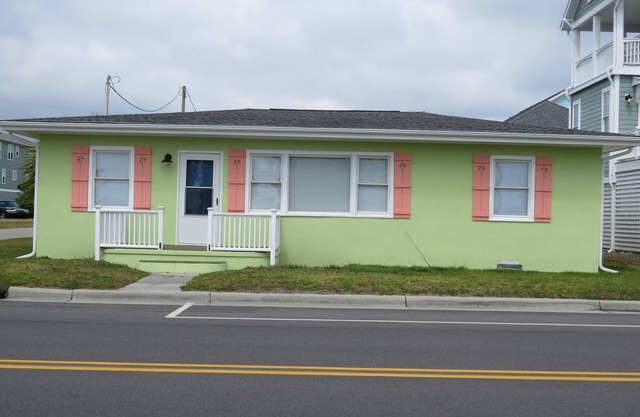 LOCATION, LOCATION, LOCATION! Ocean View Cottage Across from Beach Access