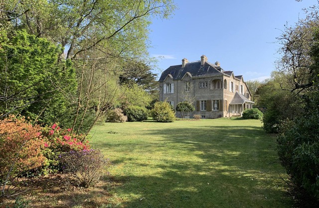Locronan manor house in a superb park