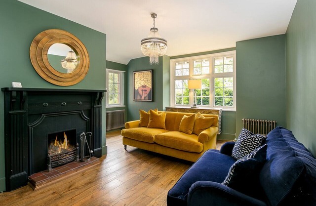 Lodge Farm - Stunning 3 Bed with Large Garden