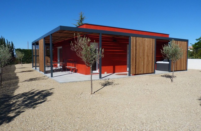 Lodges 1, Gîtes with private spa in the middle of olive trees and lavender