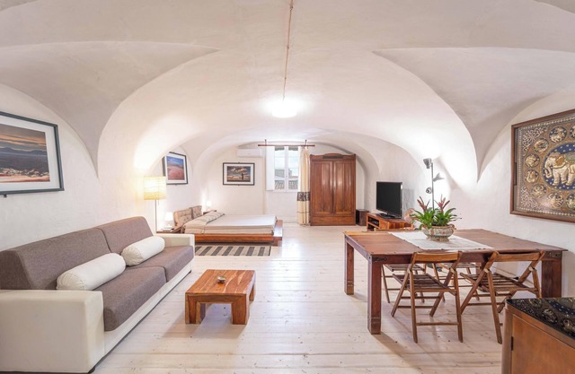 Loft Apartment ‘Casa Gilbert 101’ close to Beach with Wi-Fi