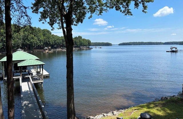 Loft at LKN- Private Dock, Hot Tub, Fire Pit
