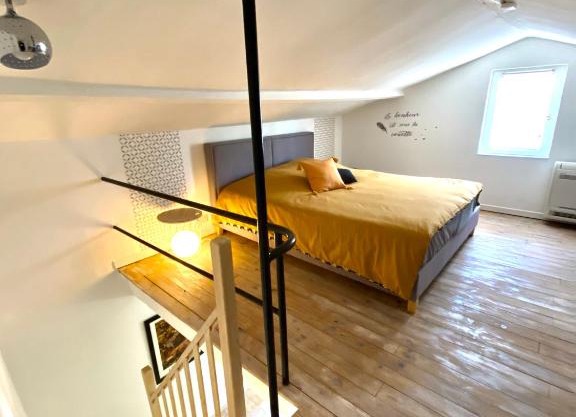 Logement avec jardin privé et clôturé