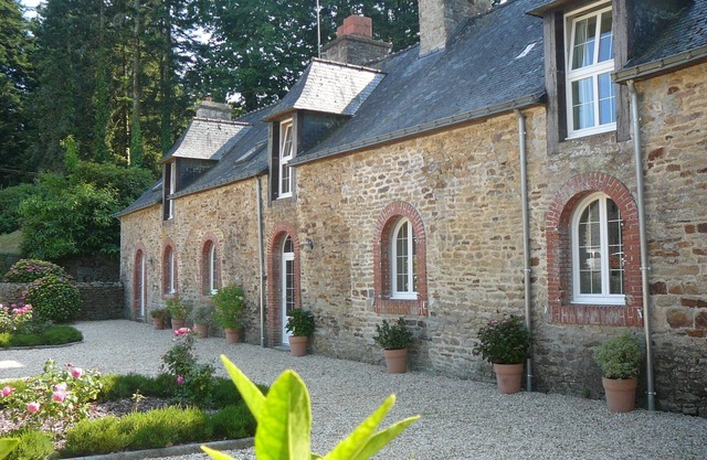 Logis labeled 3 stars. Cachet, comfort, quiet, great outdoors.