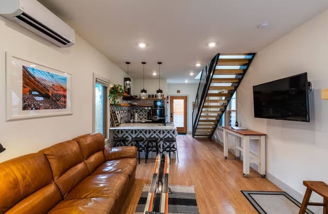 Lohi Luxury Lodge. Cozy Luxe 2-bedroom in heart of Denver. in Denver. Wifi + AC