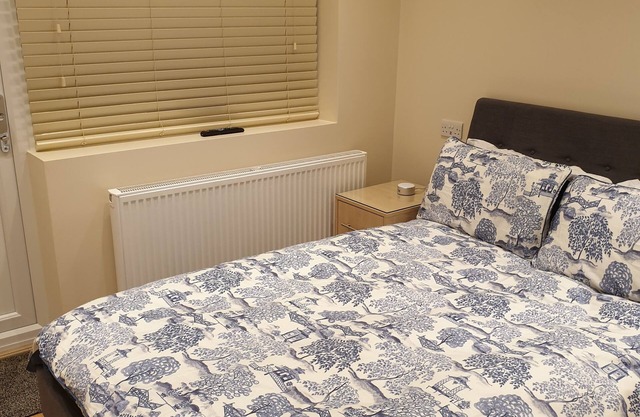 London Luxury 1 bed flat 4 mins to Ilford Stn - kitchen