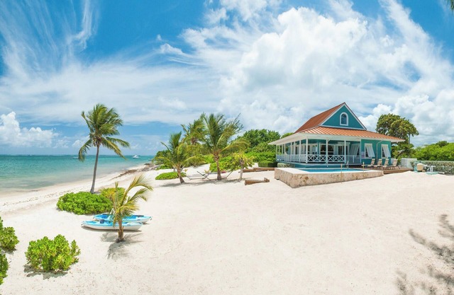 Lone Palm: Oceanfront Pool, 2 Free Kayaks, & Wide Beachfront.