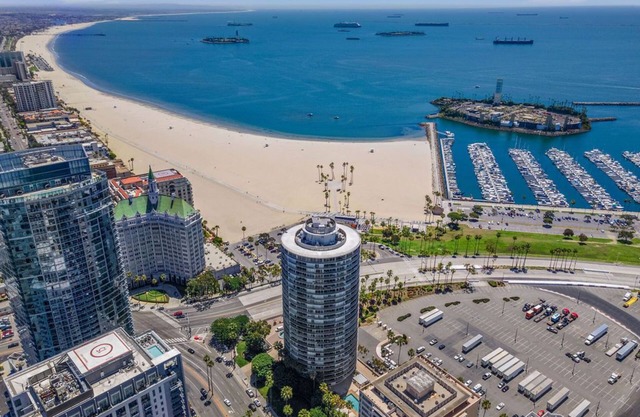LONG BEACH - GORGEOUS WATERFRONT CONDO (30-DAY) 🏝️