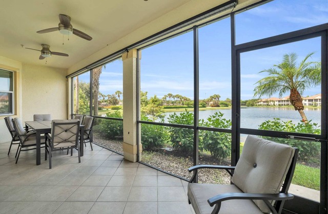 Long Lake View From This First Floor Coach Home