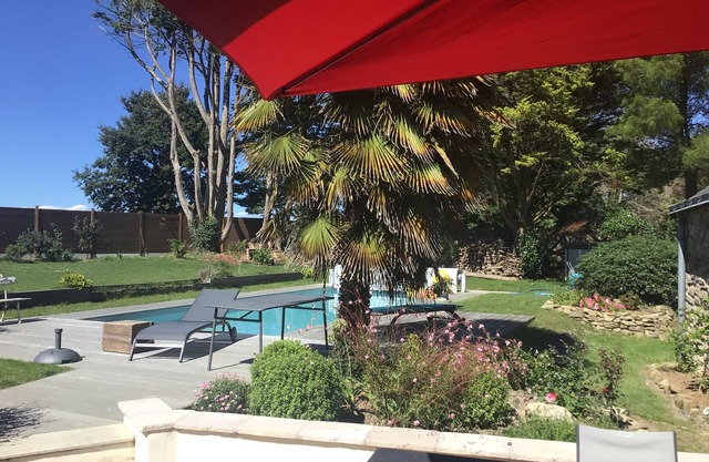 Longere de Charme Avec Piscine à 3 km de la Plage