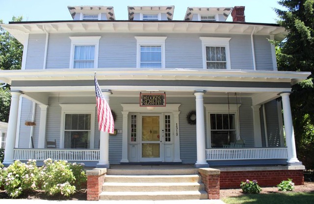 Looking Glass Inn