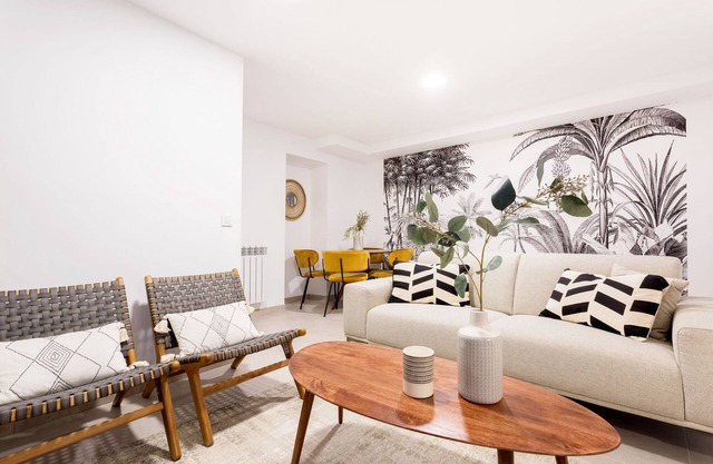 Lovely 2-bedroom apartment in exclusive area of Madrid. Madrazo V