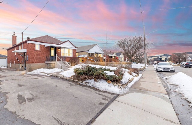Lovely 2 Bedroom Basement Apartment in East-York