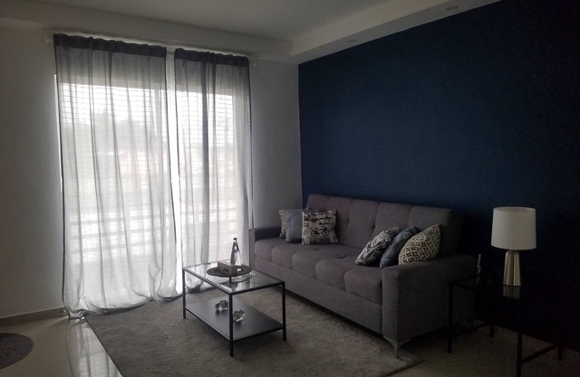 Lovely 2-bedroom apartment with private parking