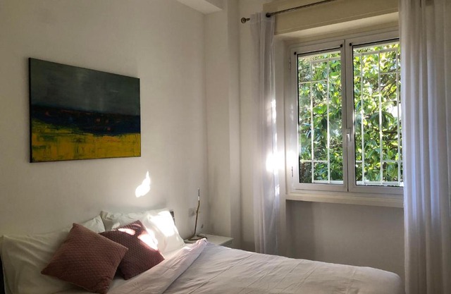 Lovely 2 room apartment with small garden