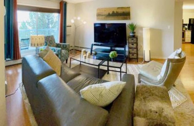 Lovely 2Bdr 2Bath Condo Apt with Free Parking