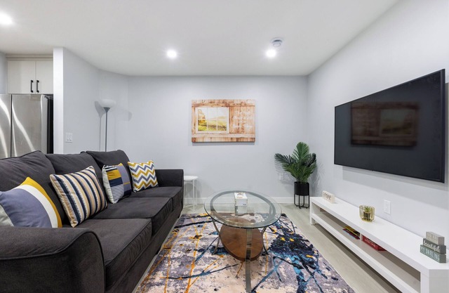 Lovely 2Bedroom/1Bath Private Suite + Free parking + Separate HVACnEntire Suite!