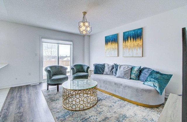 Lovely 3-bedroom house in Barrie with WiFi and AC