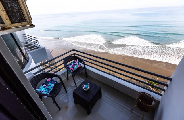 Lovely 3 Bedroom Ocean View Condo in the heart of Manta