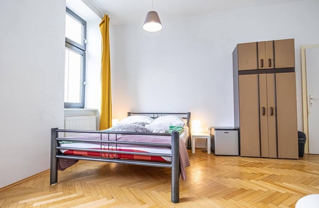 Lovely 4BR Apt. Garden by Lorenz Böhler & Danube