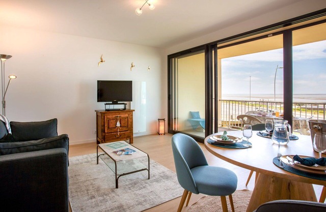 Lovely apartment for 3 guests with WIFI, TV, balcony, pets allowed and parking