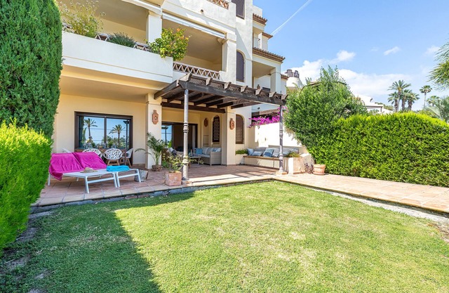 Lovely and comfortable apartment in Altea, on the Costa Blanca, Spain with communal pool for 4 persons