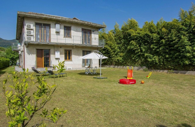Lovely apartment for 6 people with WIFI, A/C, TV and parking