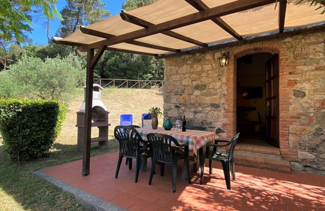 Lovely apartment for 5 people with A/C, WIFI, pool, TV, patio and parking