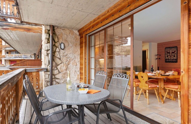Lovely apartment for 4 people with WIFI, TV, balcony and pets allowed