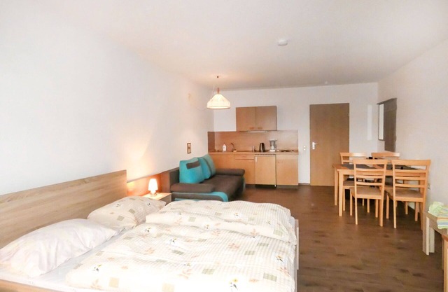 Lovely apartment for 4 guests with WIFI, TV, balcony and parking