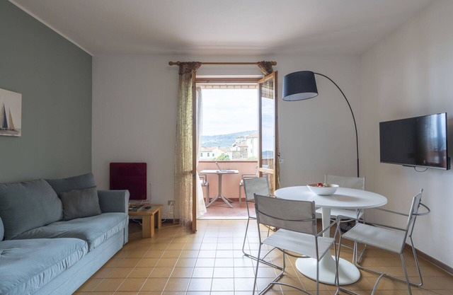 Lovely apartment for 4 guests with WIFI, TV, balcony and pets allowed