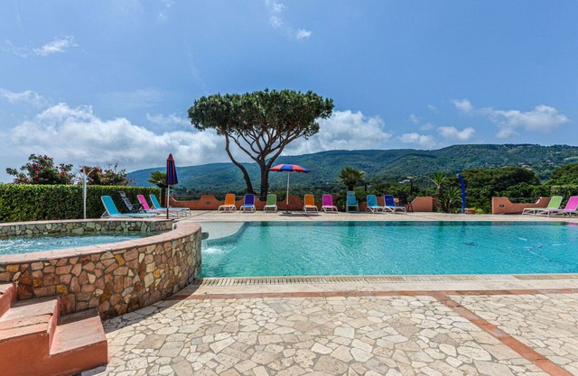 Lovely apartment for 6 guests with WIFI, pool, A/C, terrace and pets allowed