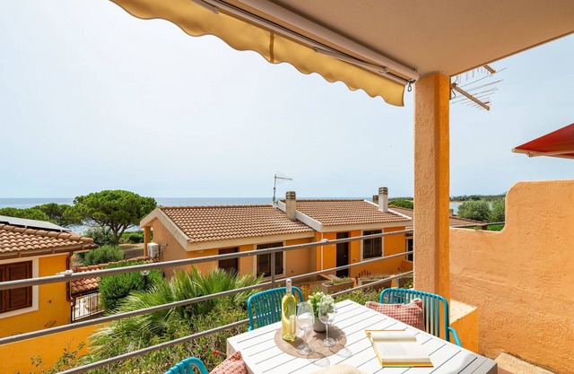 Lovely apartment for 4 guests with A/C, TV, patio and parking