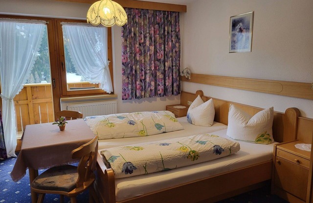 Lovely apartment for 11 people with WIFI, TV, balcony and pets allowed