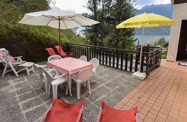 Lovely apartment for 14 people with TV, terrace, pets allowed and parking