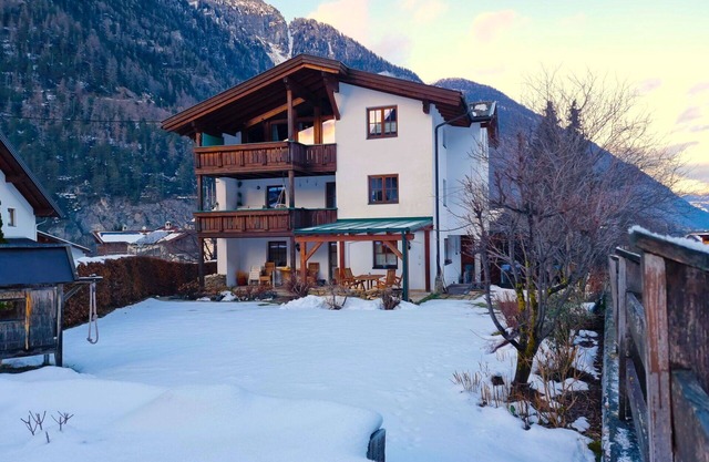 Lovely apartment for 4 people with WIFI, TV, terrace, panoramic view and parking