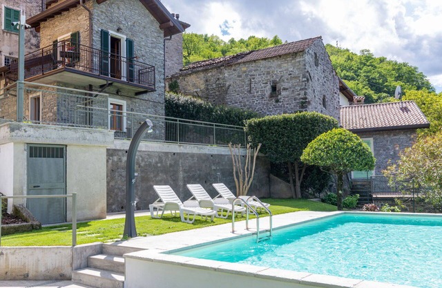 Lovely apartment for 4 people with WIFI, pool, TV and terrace