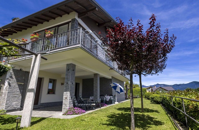 Lovely apartment for 4 people with WIFI, TV, patio and pets allowed