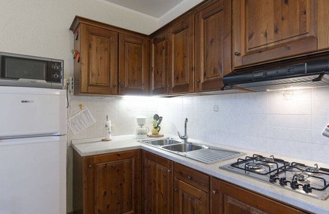 Lovely apartment for 4 guests with WIFI, TV, patio, pets allowed, panoramic view and parking
