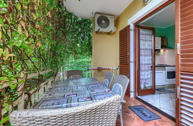 Lovely apartment for 4 people with WIFI, A/C, TV, balcony and parking
