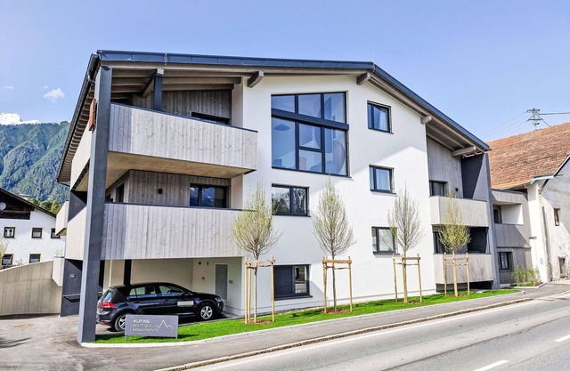 Lovely apartment for 6 guests with WIFI, TV and patio
