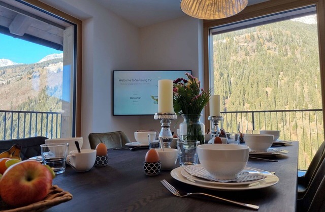 Lovely apartment for 6 guests with WIFI, TV, balcony and parking
