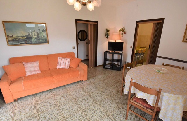 Lovely apartment for 6 people with WIFI, TV, terrace, pets allowed and parking